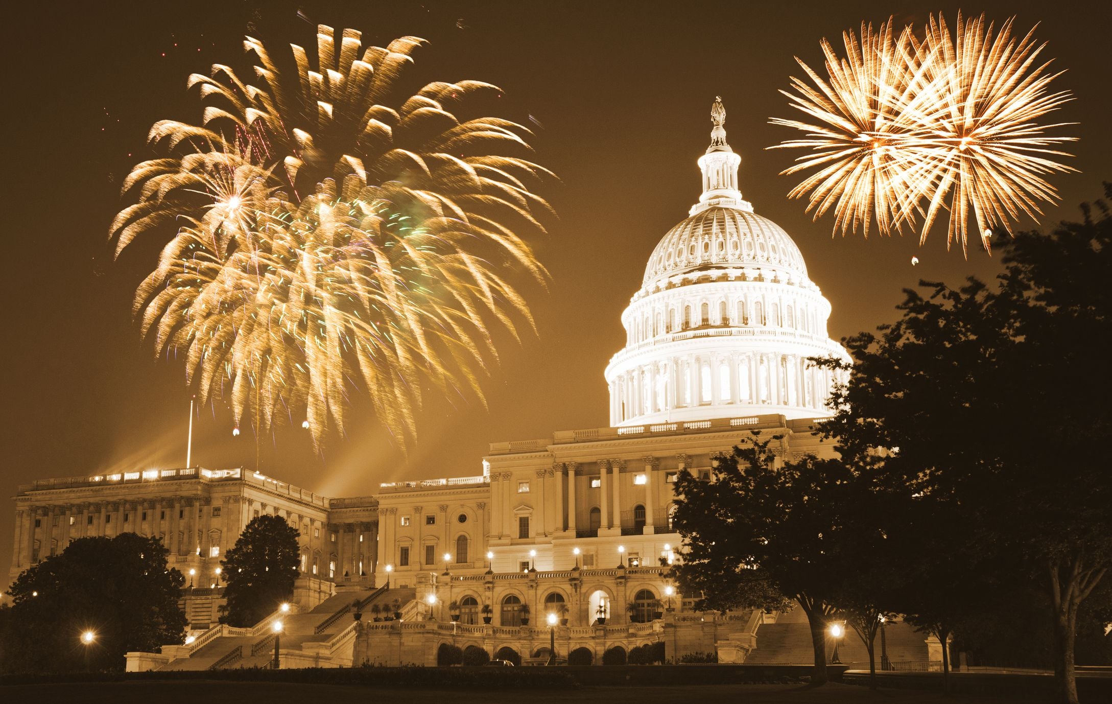 10 Ways To Celebrate New Years Eve In Usa