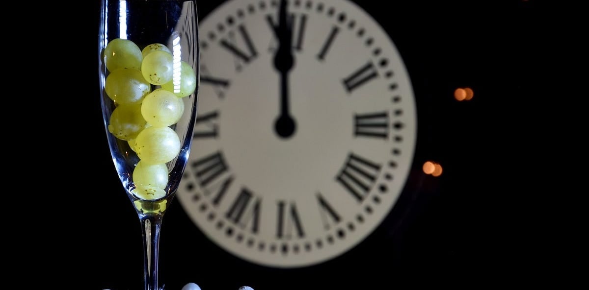 12 Grapes To Success: A Spanish New Years Tradition