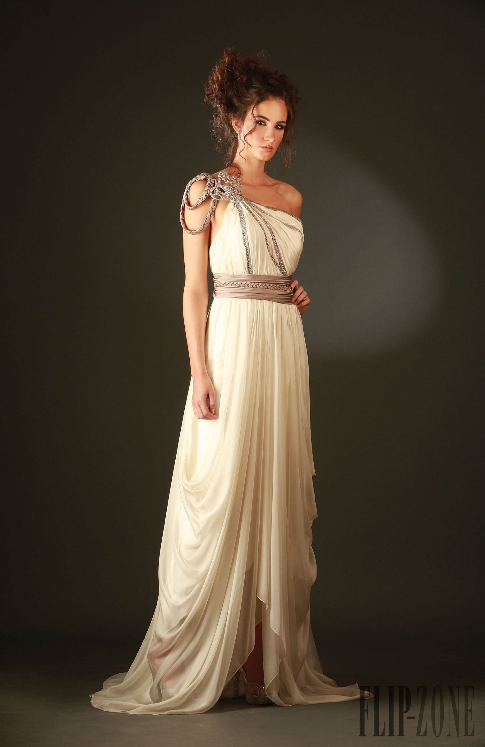 7 Greek Goddesses Style Secrets To Steal