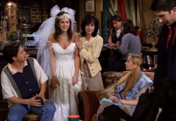 7 Iconic Moments From Friends New Years Episode Season 1