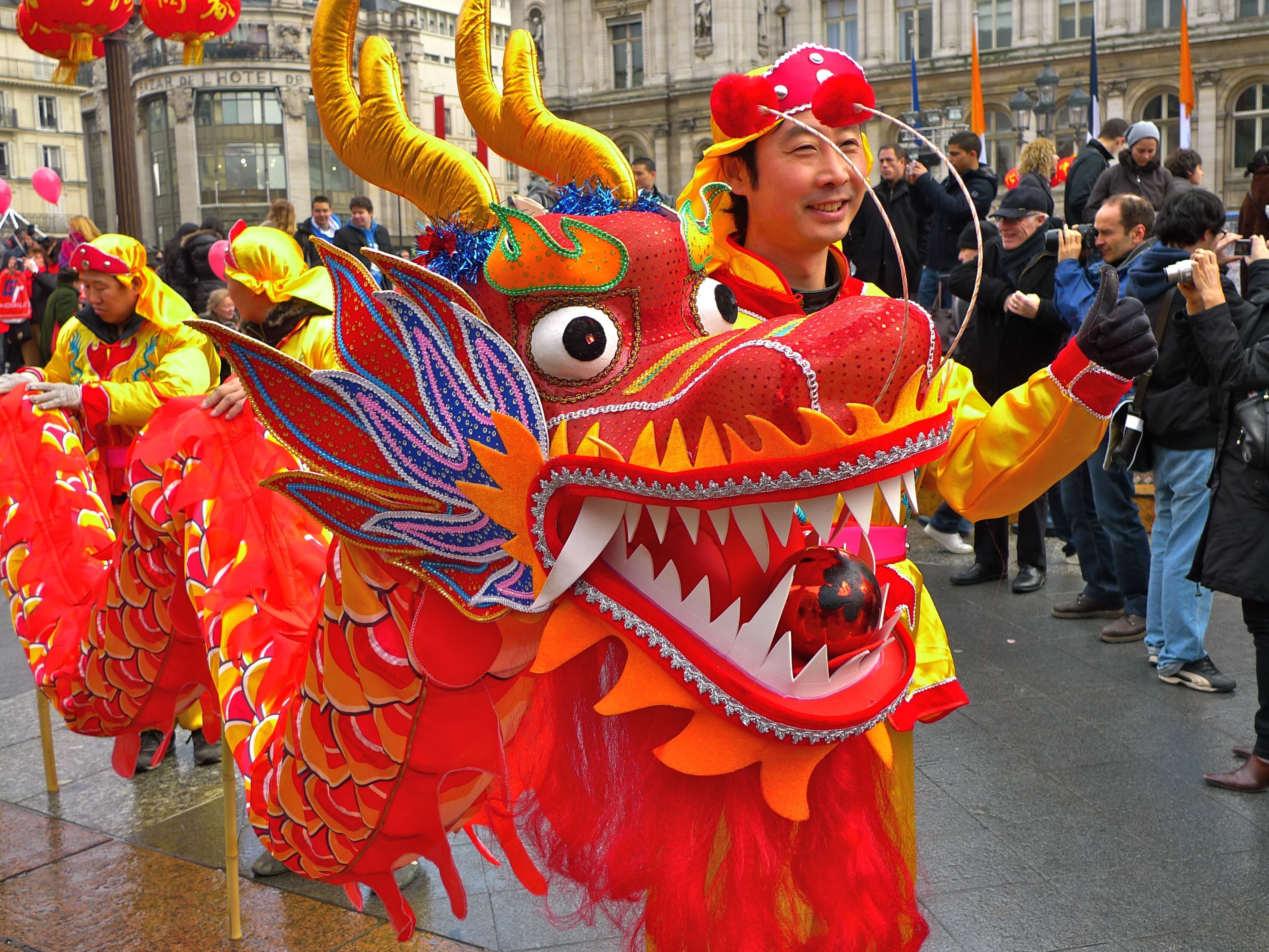 Chinese New Year Dragon Dance Pictures