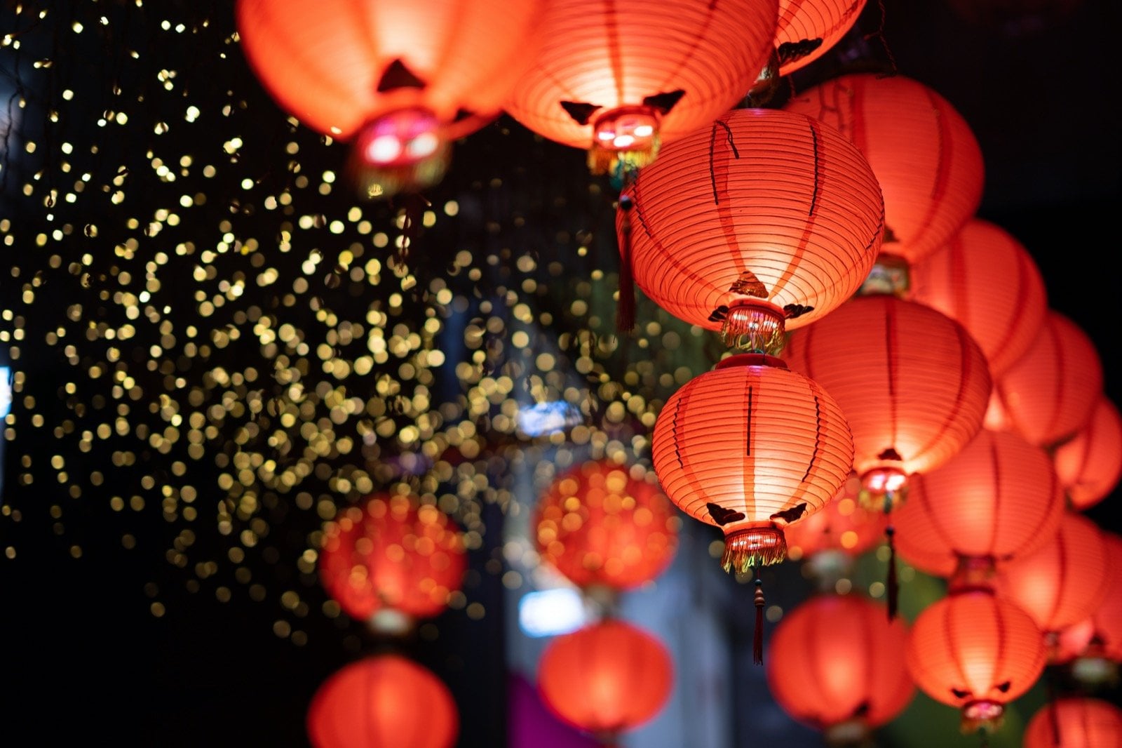 Displaying Traditional Pictures in Chinese New Year