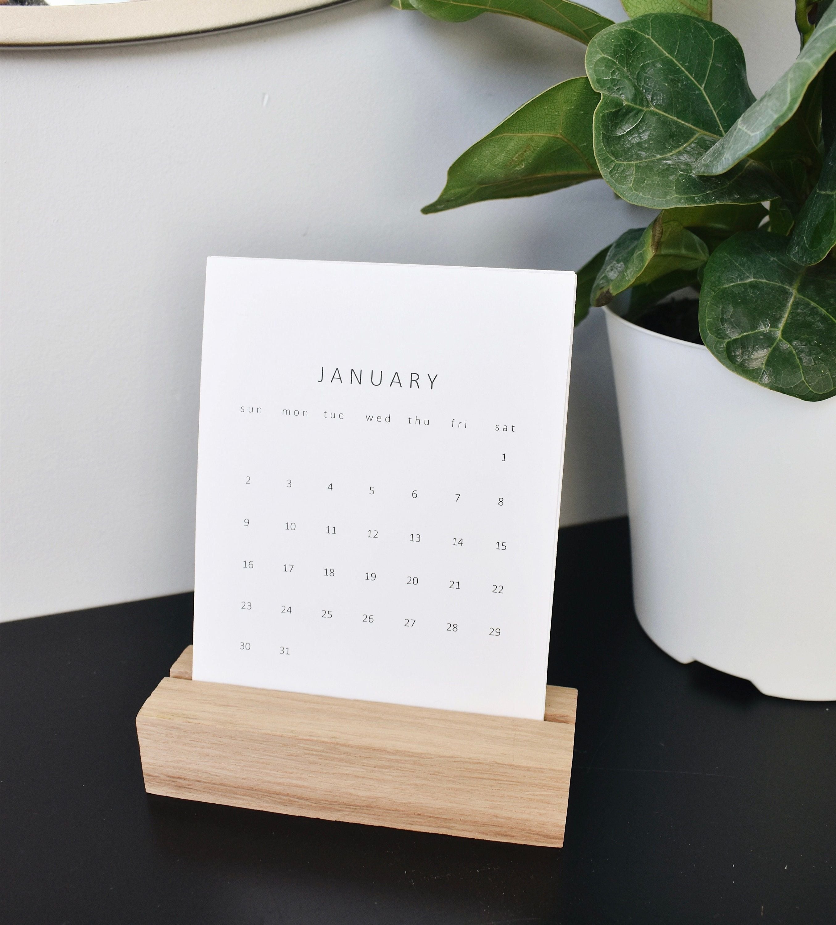 Choosing the Right Large Desk Calendar