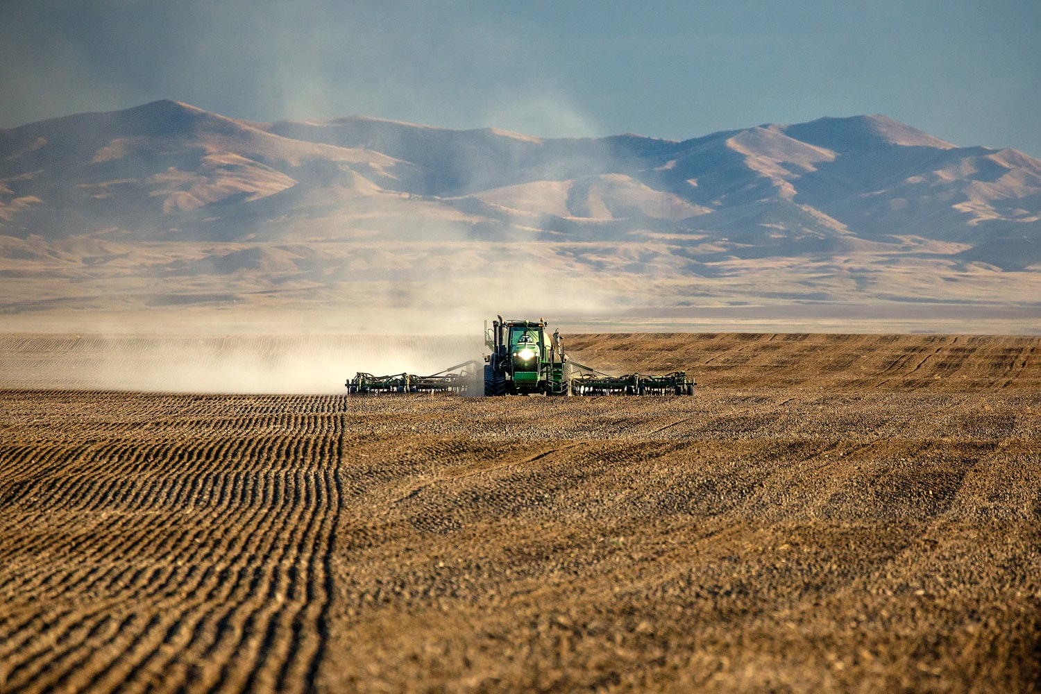 Montana's agricultural cycle and the seasons