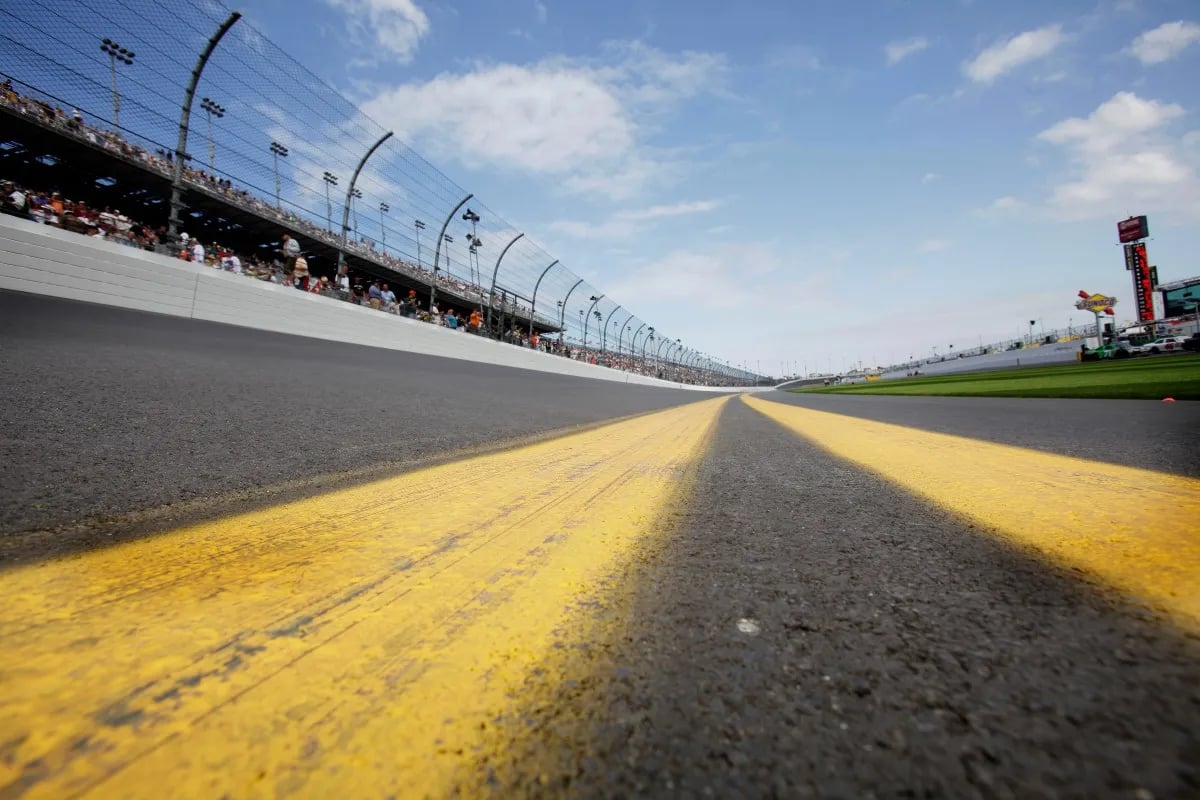 NASCAR Tracks: Exploring the Circuit