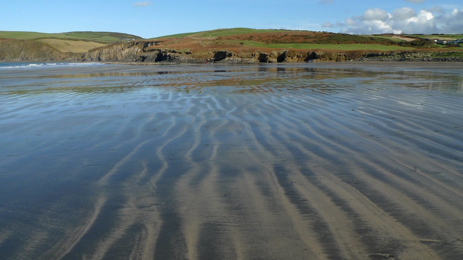 Newport Sands Beach: A Hidden Gem In Wales